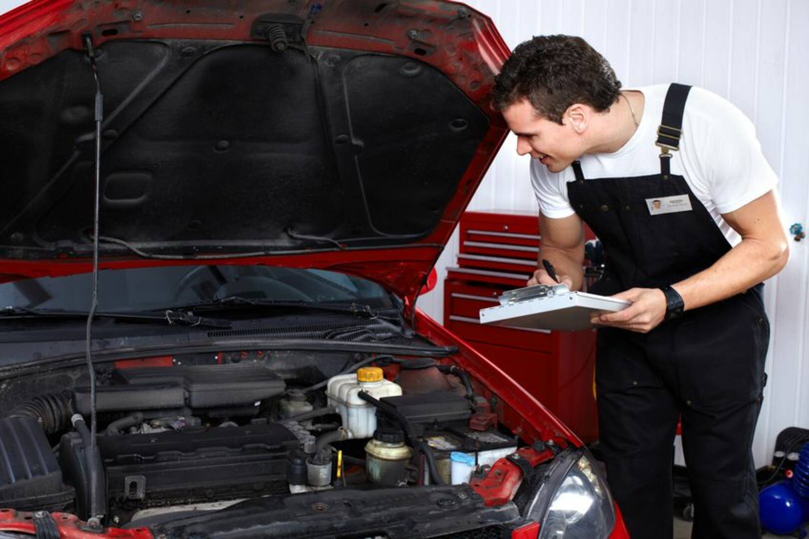 Lindsay's Autobody & Paint